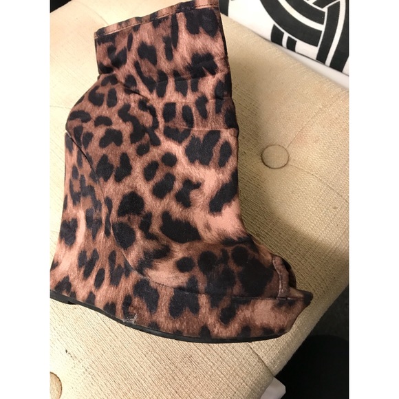 Cheetah Print Booties - Picture 3 of 3